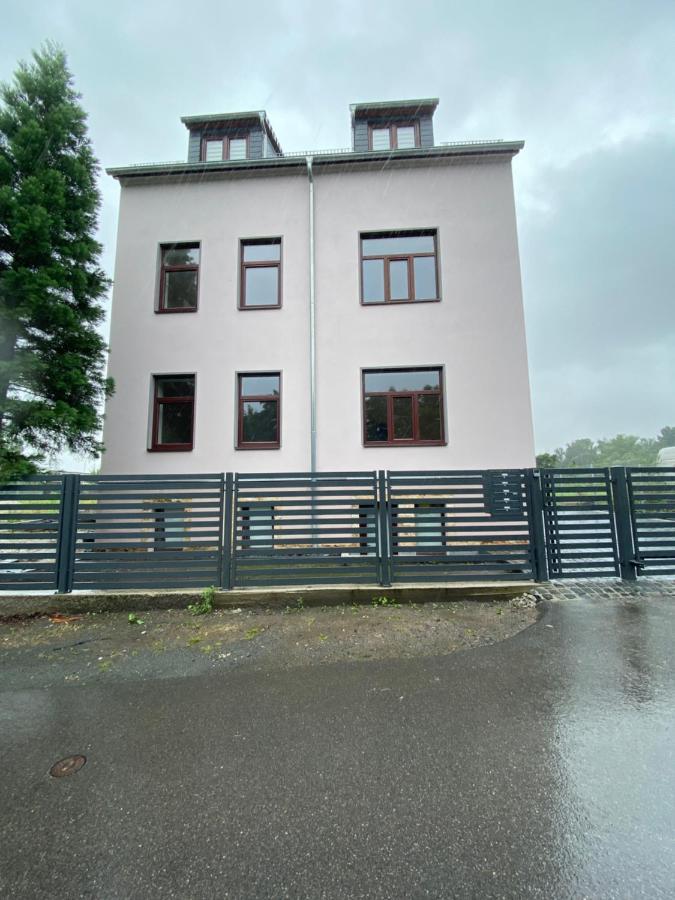 Schoene Drei Raumwohnung. Hell,Stilvoll, Gemuetlich. بورنا المظهر الخارجي الصورة